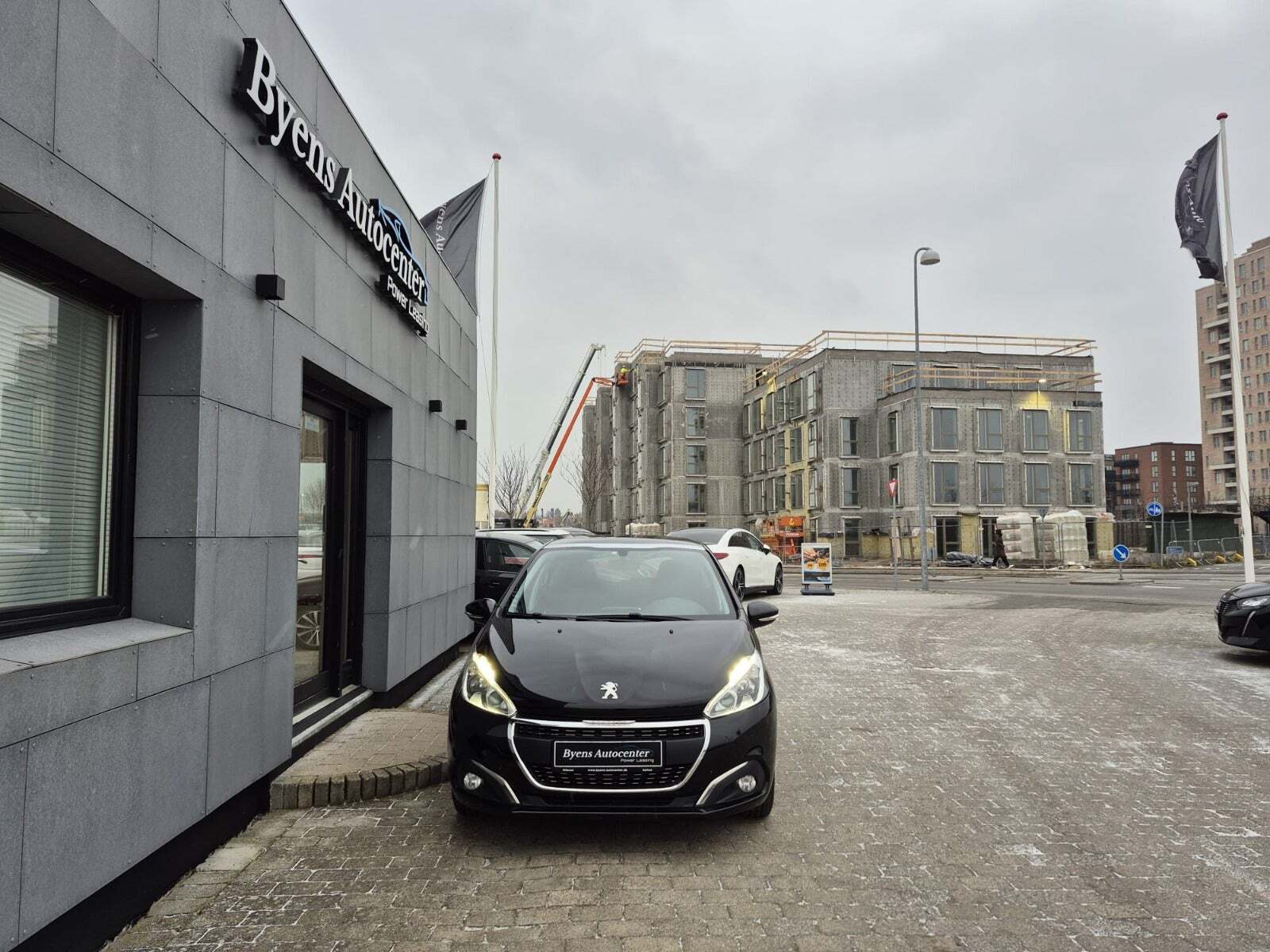 Peugeot 208 1,2 VTi 82 Allure Sky
