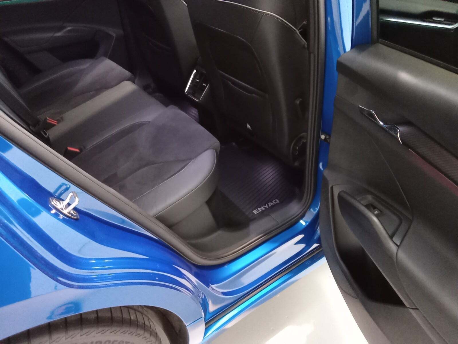 Blå Skoda Enyaq fra 2022