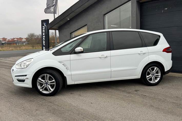 Hvid Ford S-MAX fra 2014
