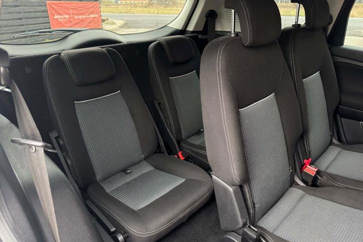 Hvid Ford S-MAX fra 2014
