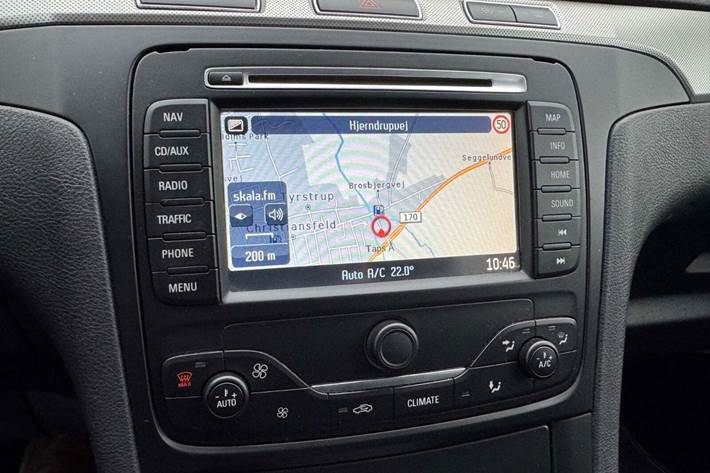 Hvid Ford S-MAX fra 2014