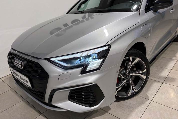 Grå Audi A3 fra 2021