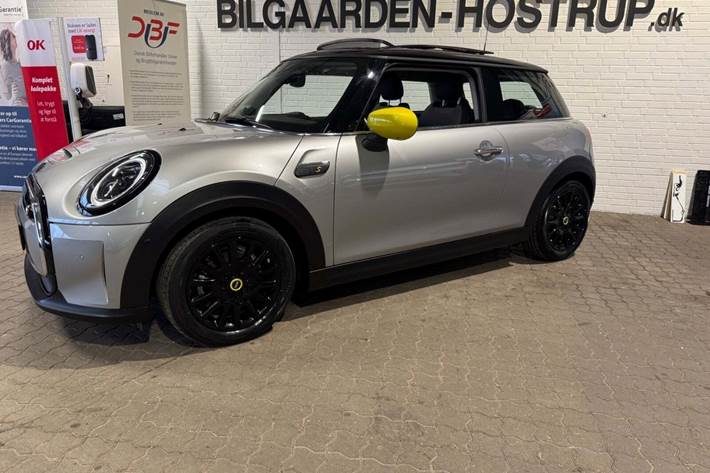 Sølv Mini Cooper SE fra 2023
