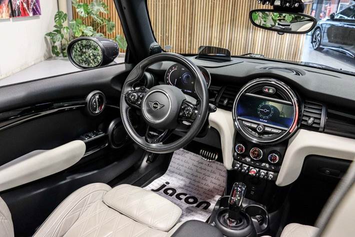 Grå Mini Cooper S fra 2021