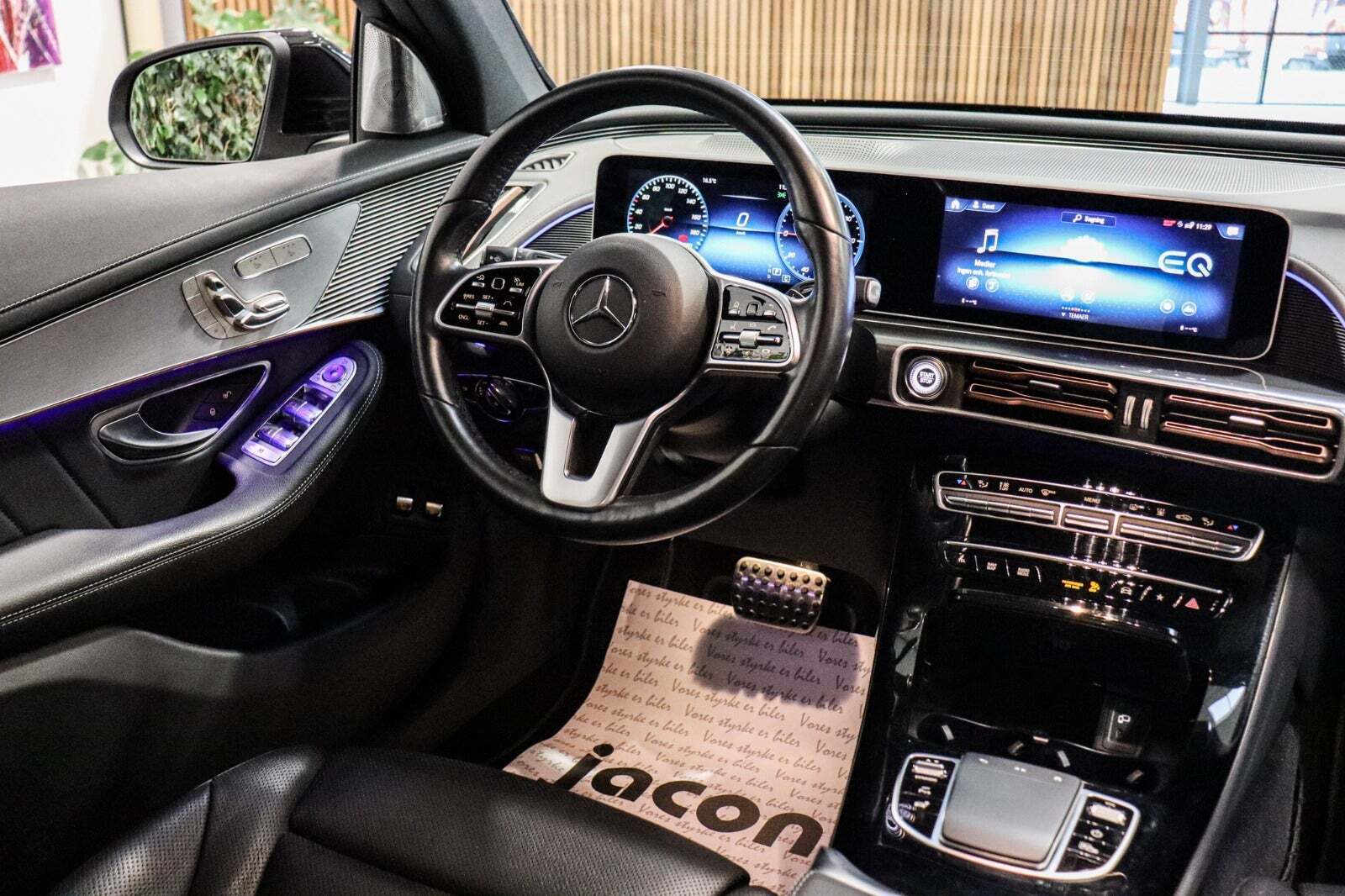 Sort Mercedes EQC400 fra 2020