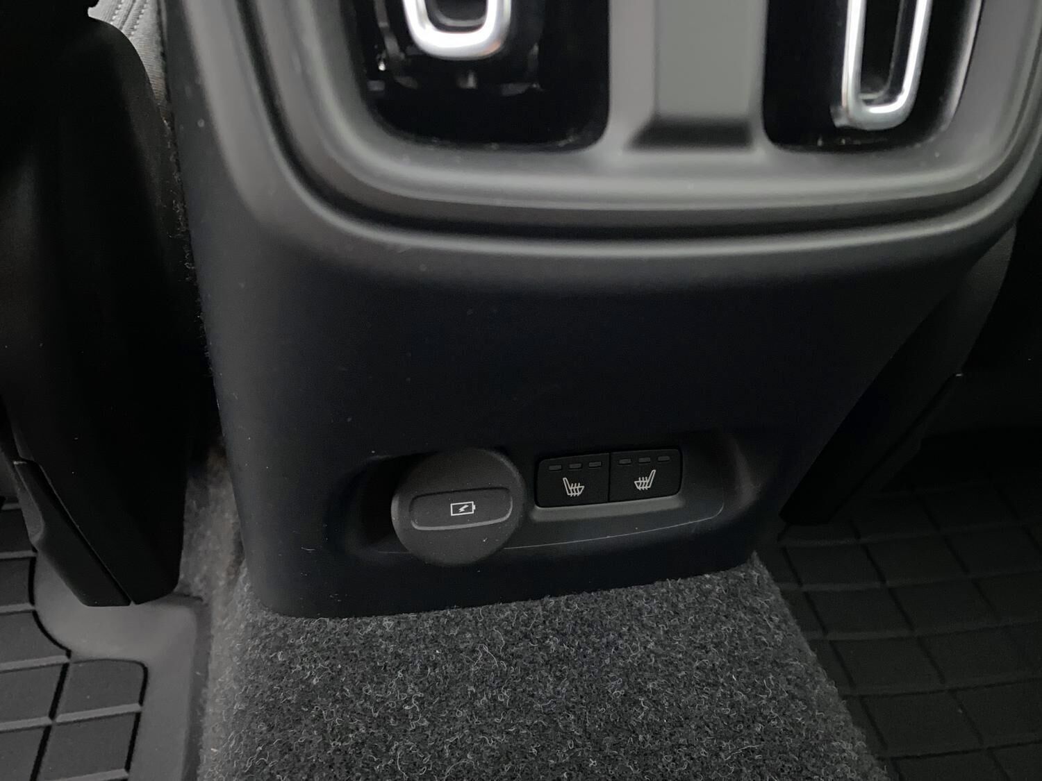 Sort Volvo EC40 fra 2025