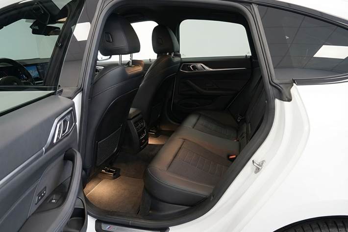 Hvid BMW i4 fra 2023