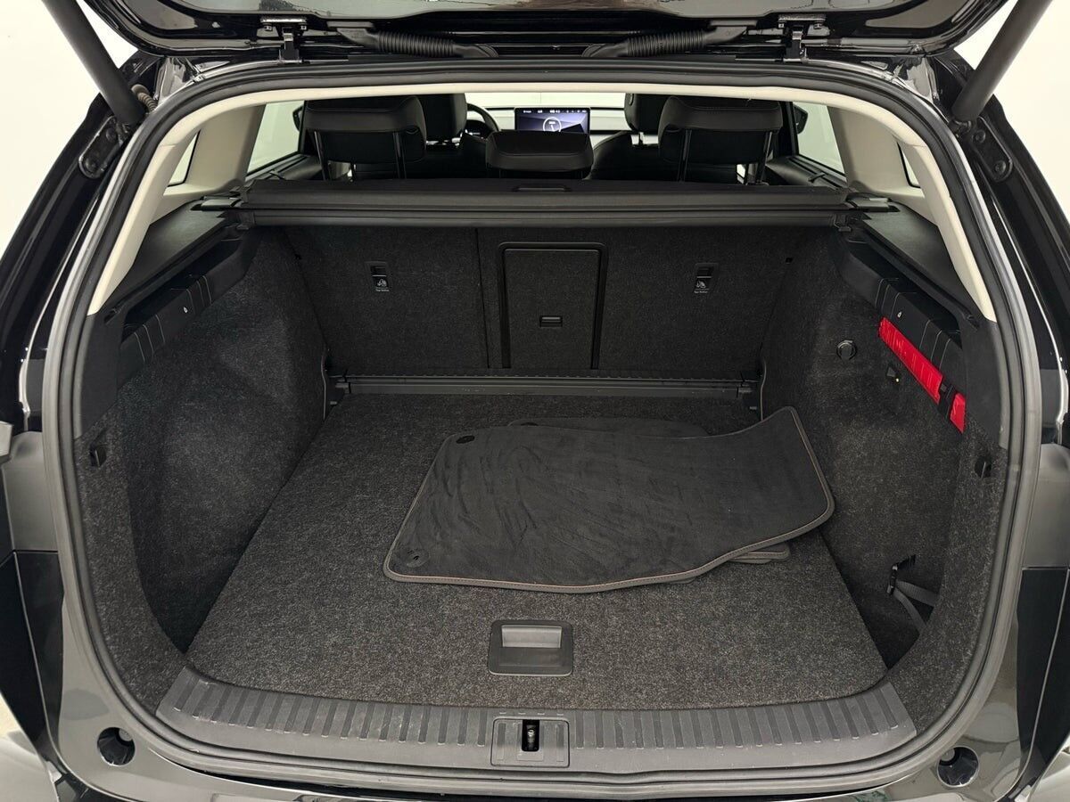 Sort Skoda Enyaq fra 2021