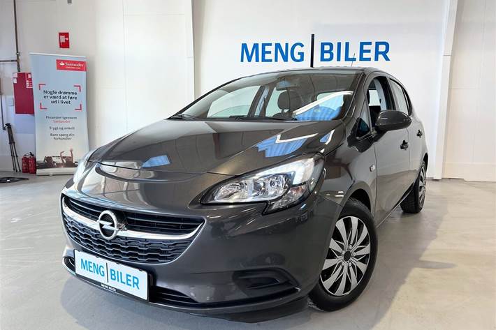 Grå Opel Corsa fra 2015 set udefra