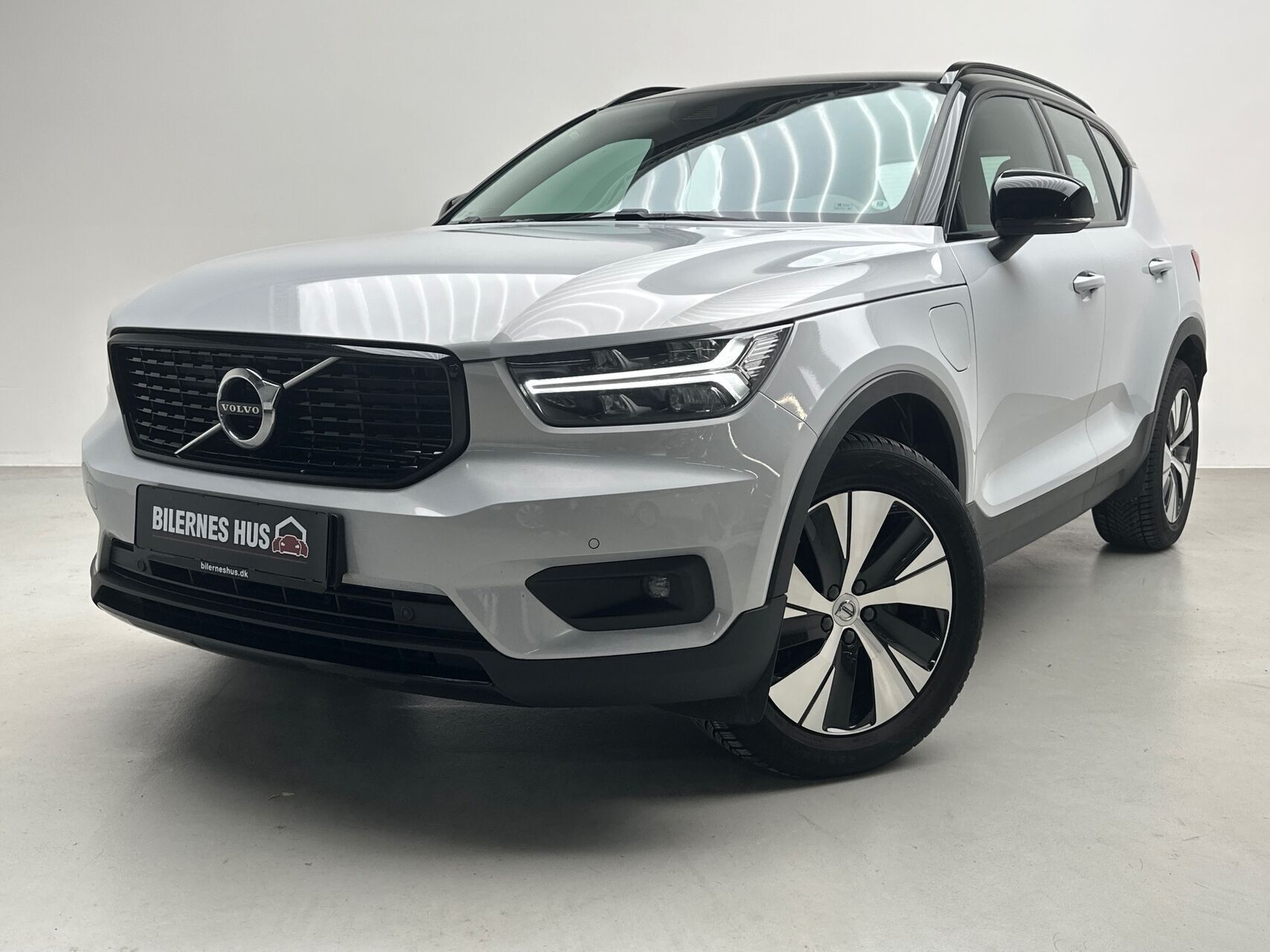 Sølv Volvo XC40 fra 2021