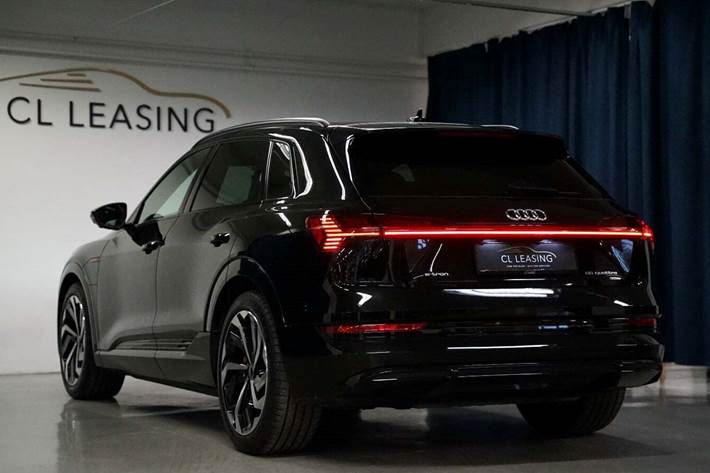 Sort Audi e-tron fra 2022