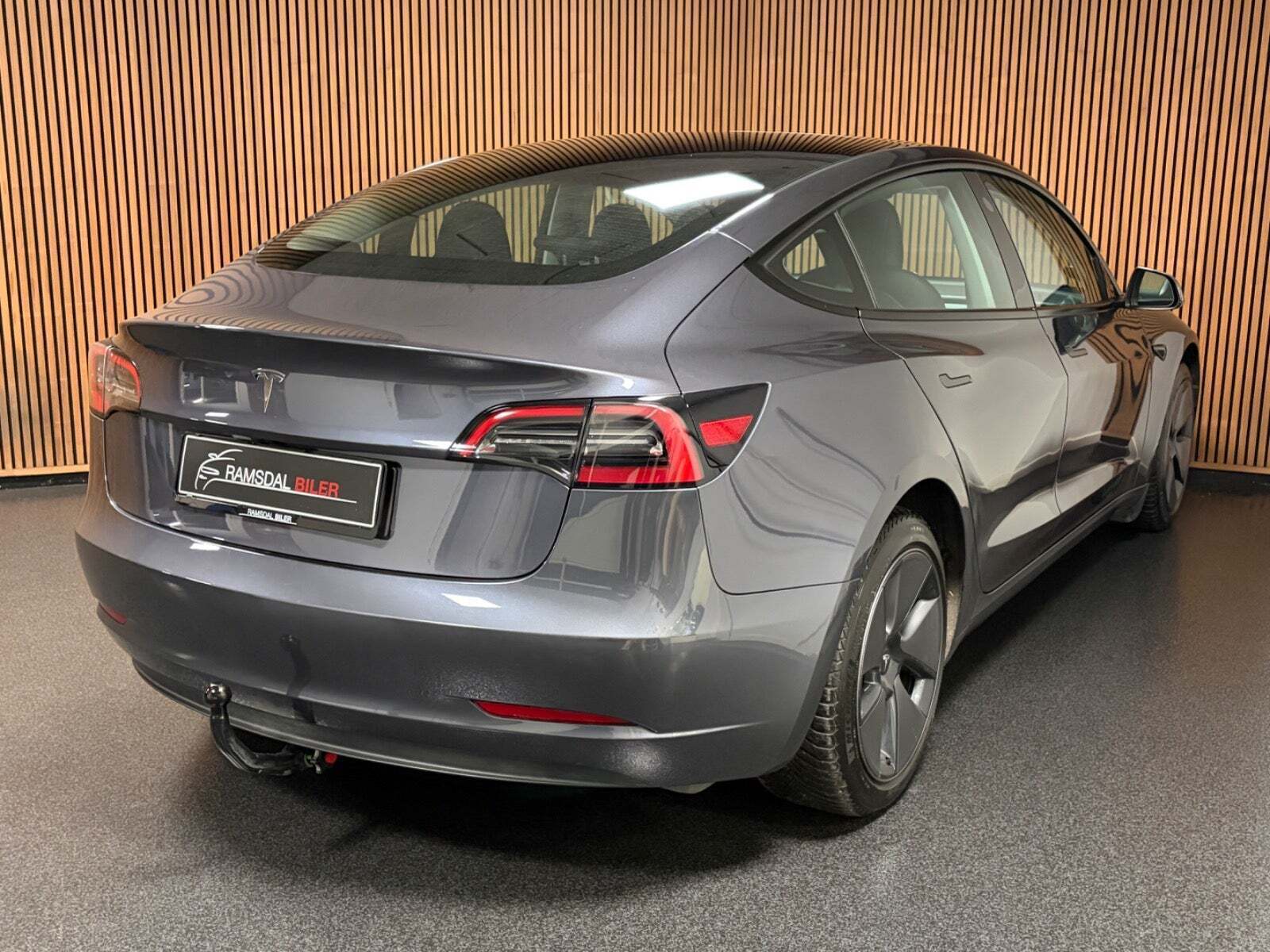 Tesla Model 3 Long Range RWD