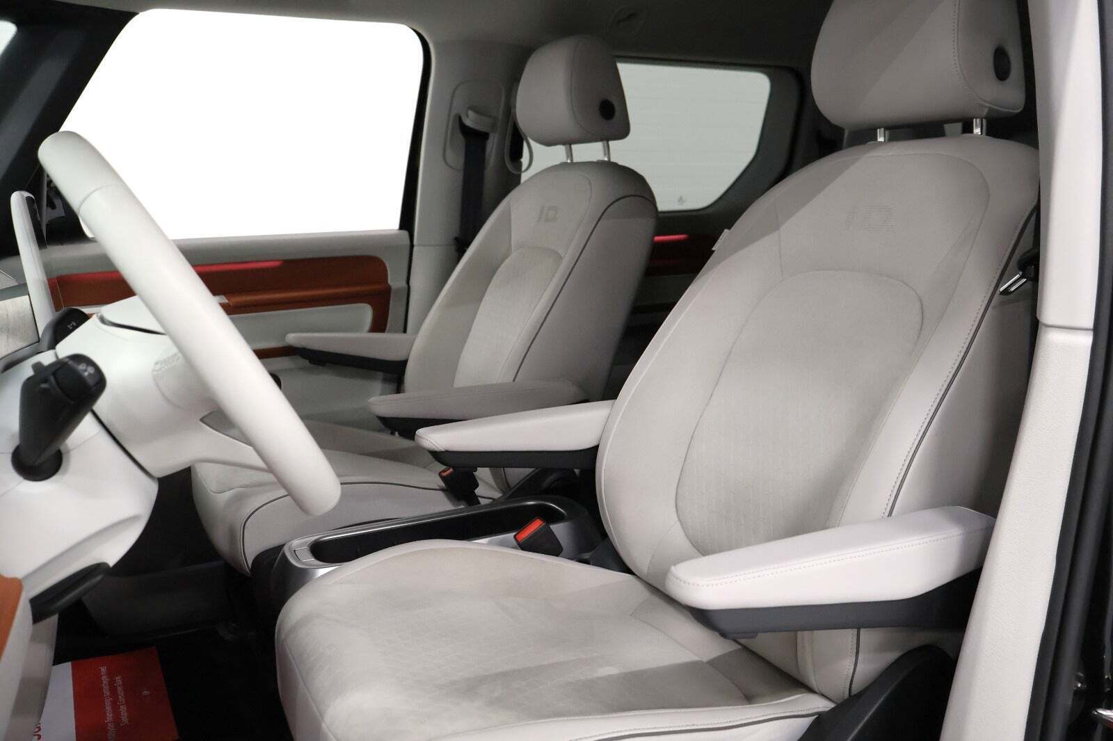 VW ID.Buzz 77 Pro SWB