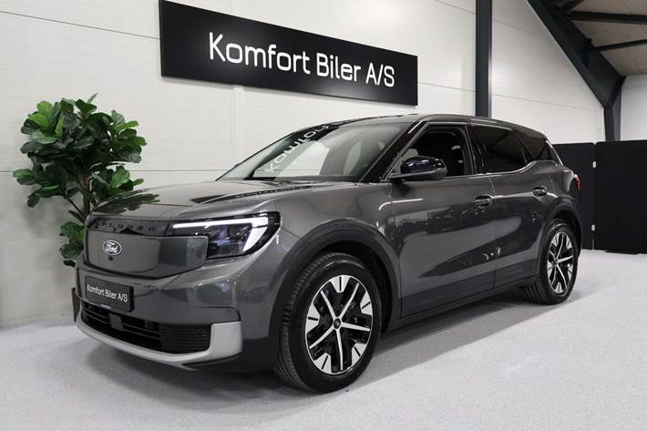 Grå Ford Explorer fra 2025 set udefra