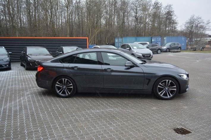 Grå BMW 420d fra 2020