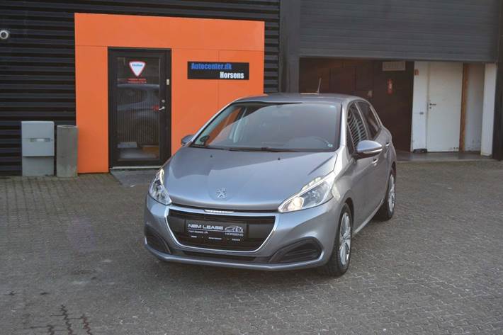 Sølv Peugeot 208 fra 2019