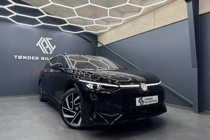 Sort VW ID.7 fra 2025 set udefra