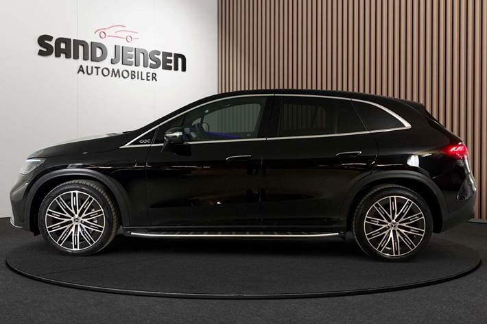 Sort Mercedes EQE350 SUV fra 2025