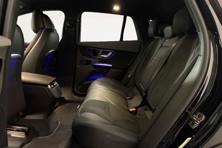 Sort Mercedes EQE350 SUV fra 2025