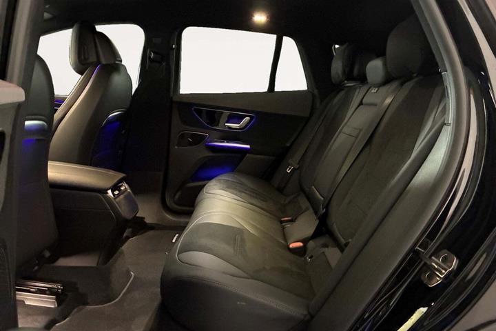 Sort Mercedes EQE350 SUV fra 2025