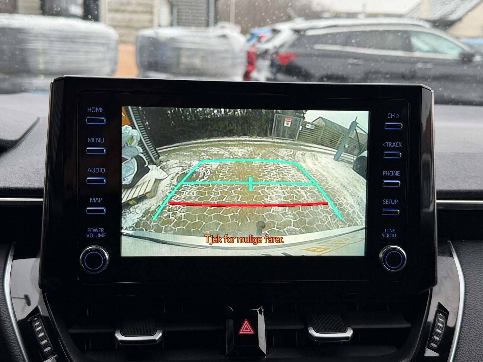 Sølv Toyota Corolla fra 2021