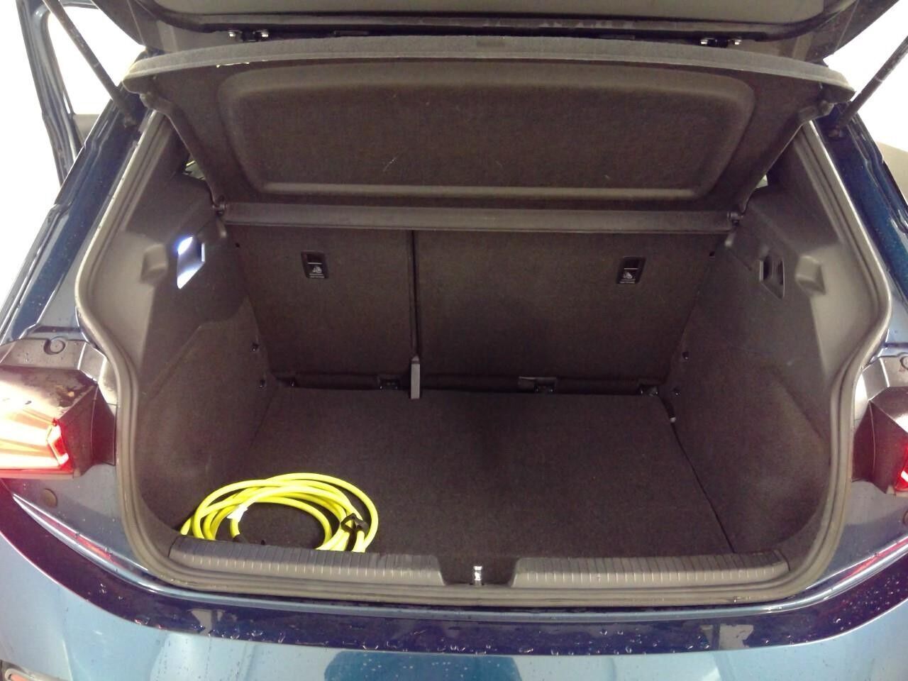 Blå Cupra Born fra 2022