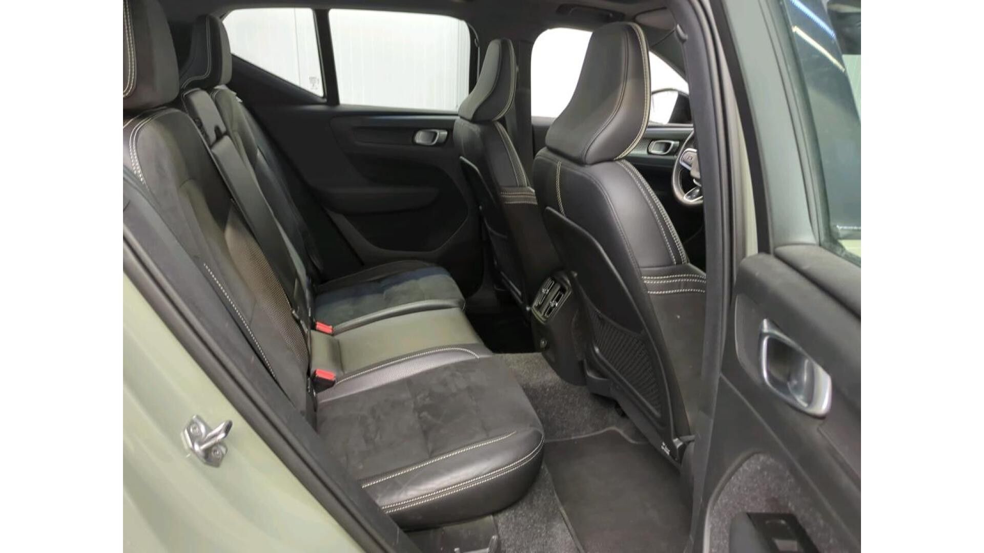 Grøn Volvo XC40 fra 2020