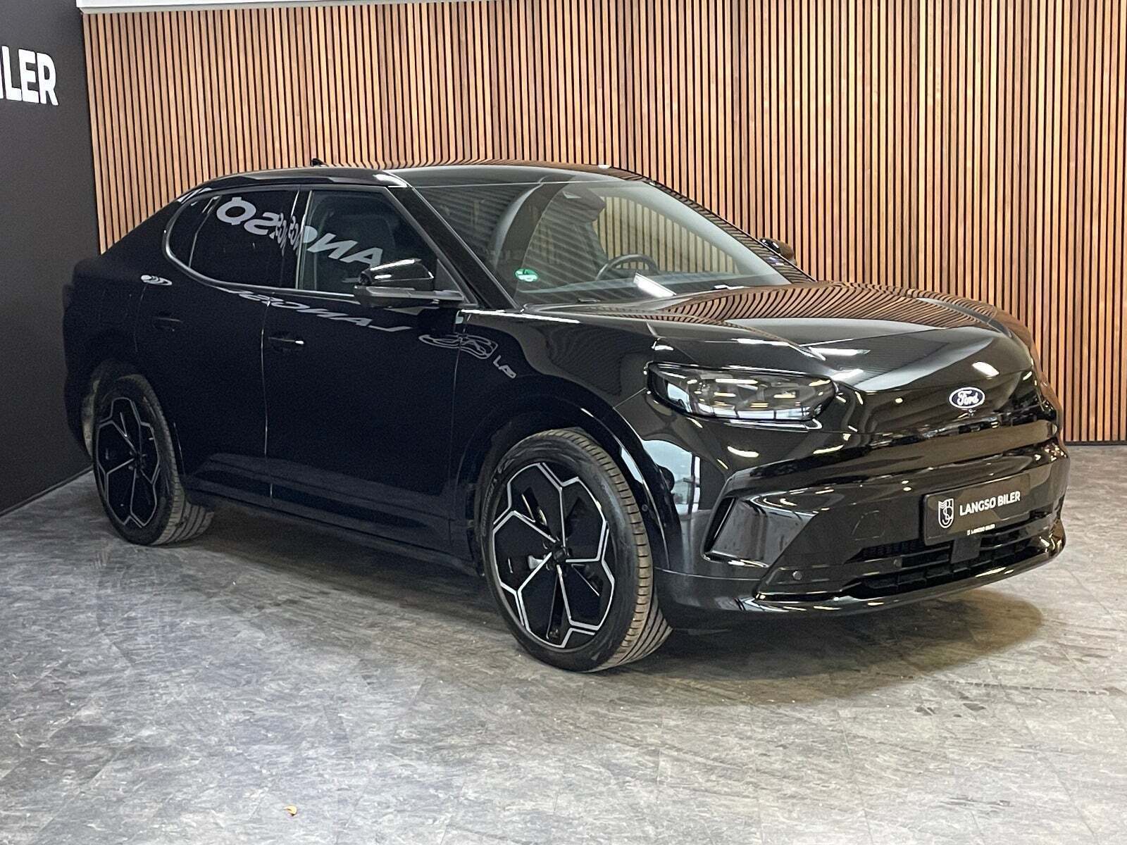 Ford Capri 77 Premium Extended Range