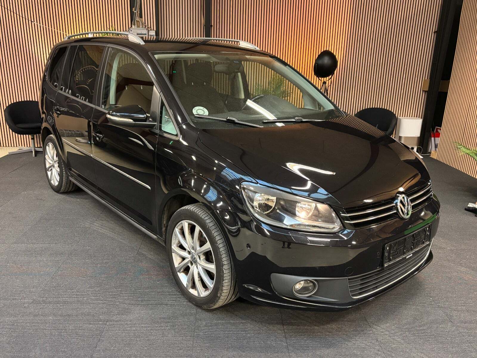 VW Touran 2,0 TDi 140 Highline DSG BMT 7prs