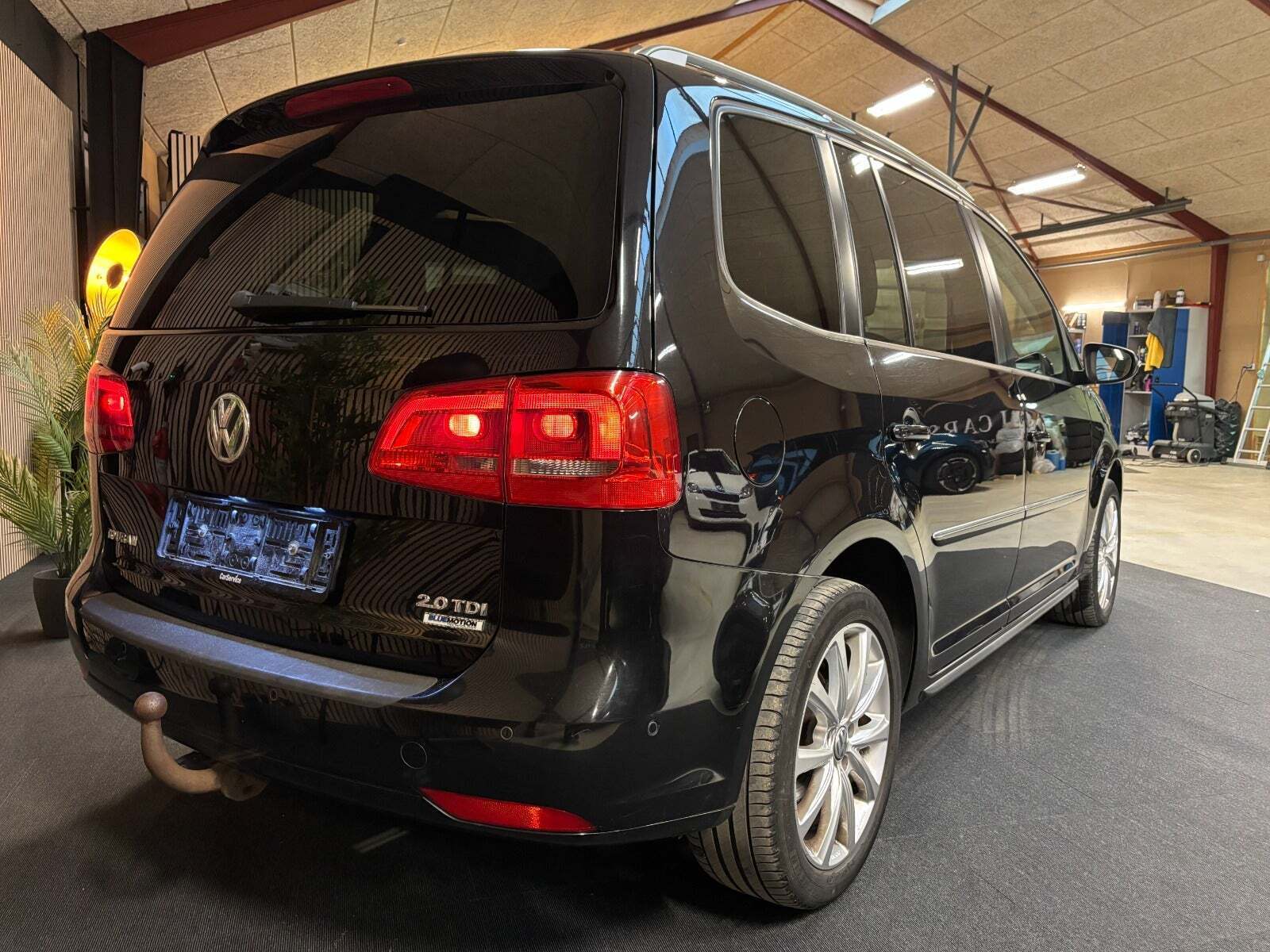 VW Touran 2,0 TDi 140 Highline DSG BMT 7prs