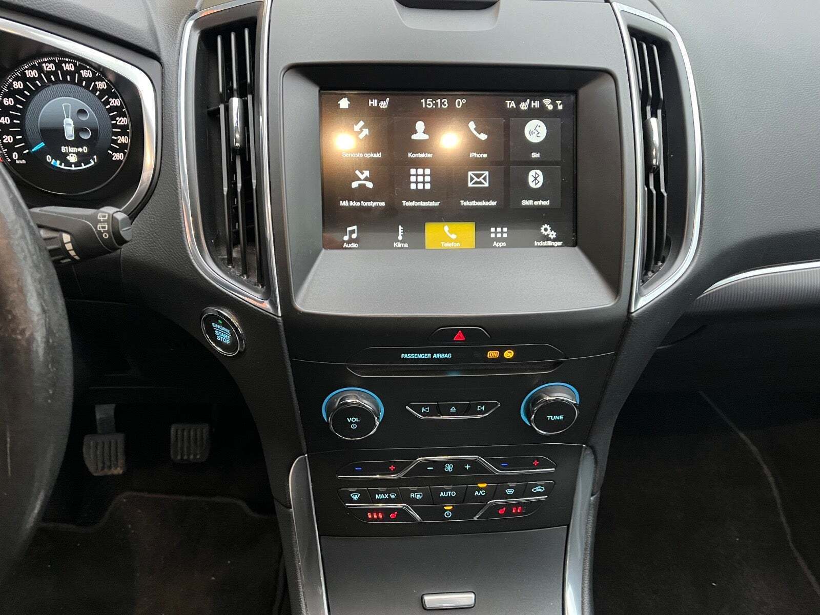 Grå Ford S-MAX fra 2018