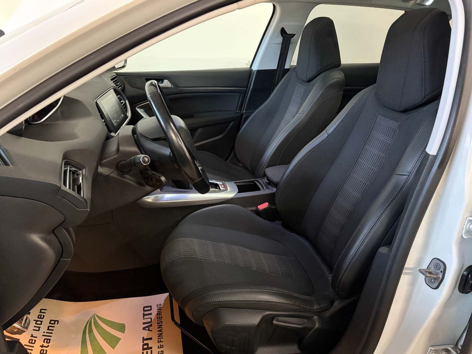 Peugeot 308 1,6 BlueHDi 120 Allure+ SW