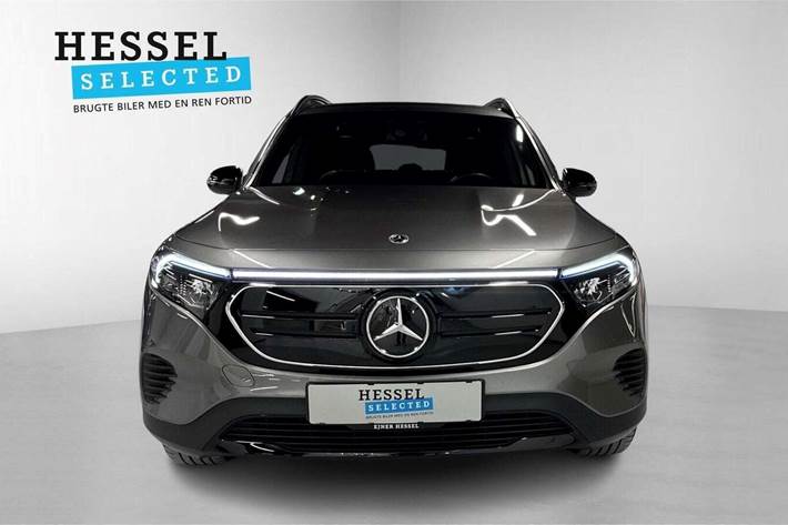 Grå Mercedes EQB250 fra 2023