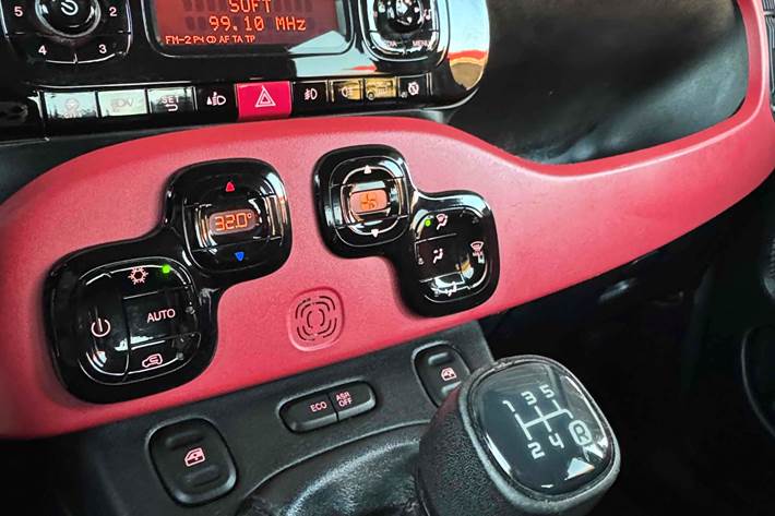 Sort Fiat Panda fra 2013