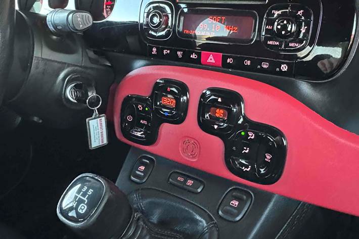 Sort Fiat Panda fra 2013