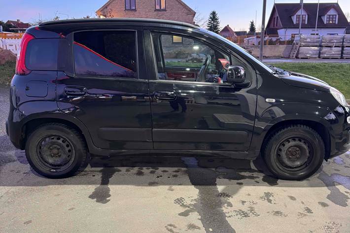 Sort Fiat Panda fra 2013