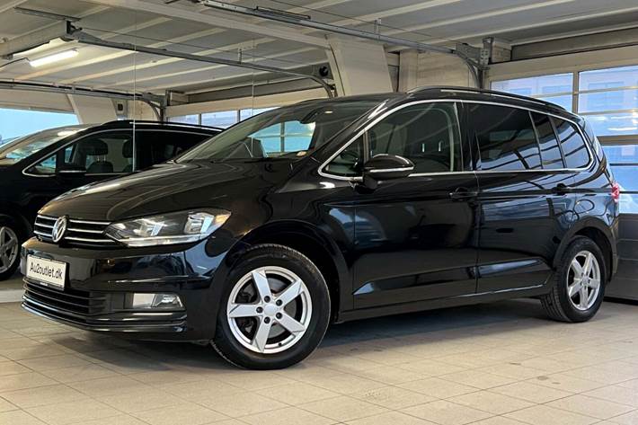 Sort VW Touran fra 2017
