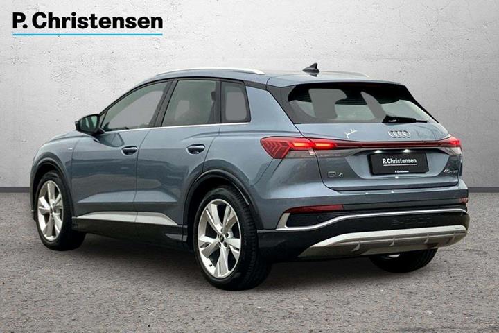Blå Audi Q4 e-tron fra 2022