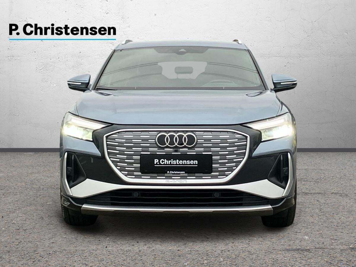 Blå Audi Q4 e-tron fra 2022