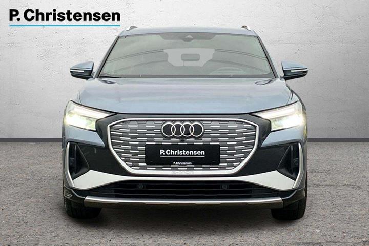 Blå Audi Q4 e-tron fra 2022