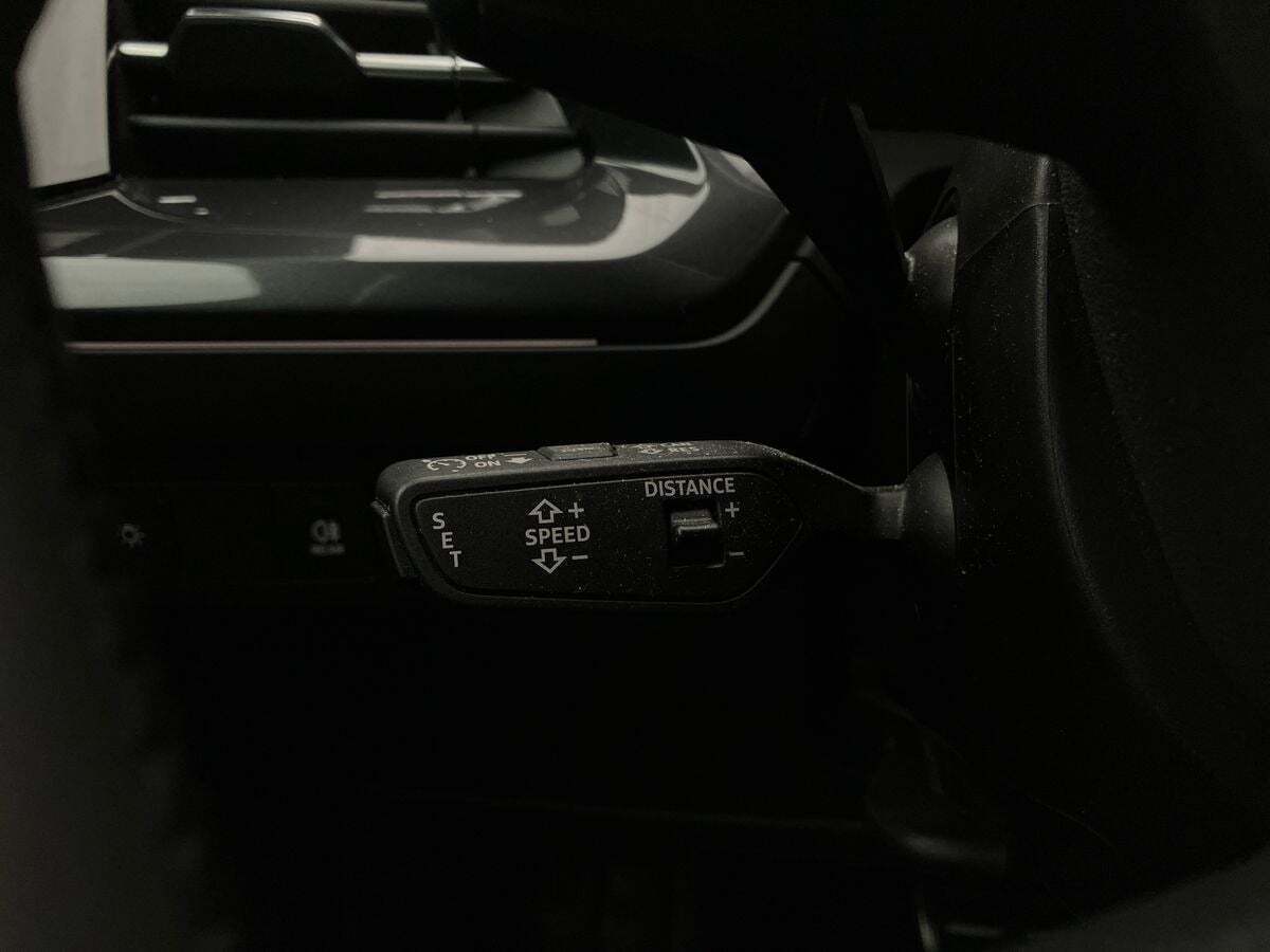 Blå Audi Q4 e-tron fra 2022