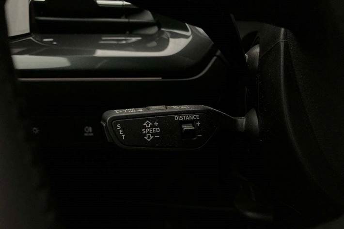 Blå Audi Q4 e-tron fra 2022