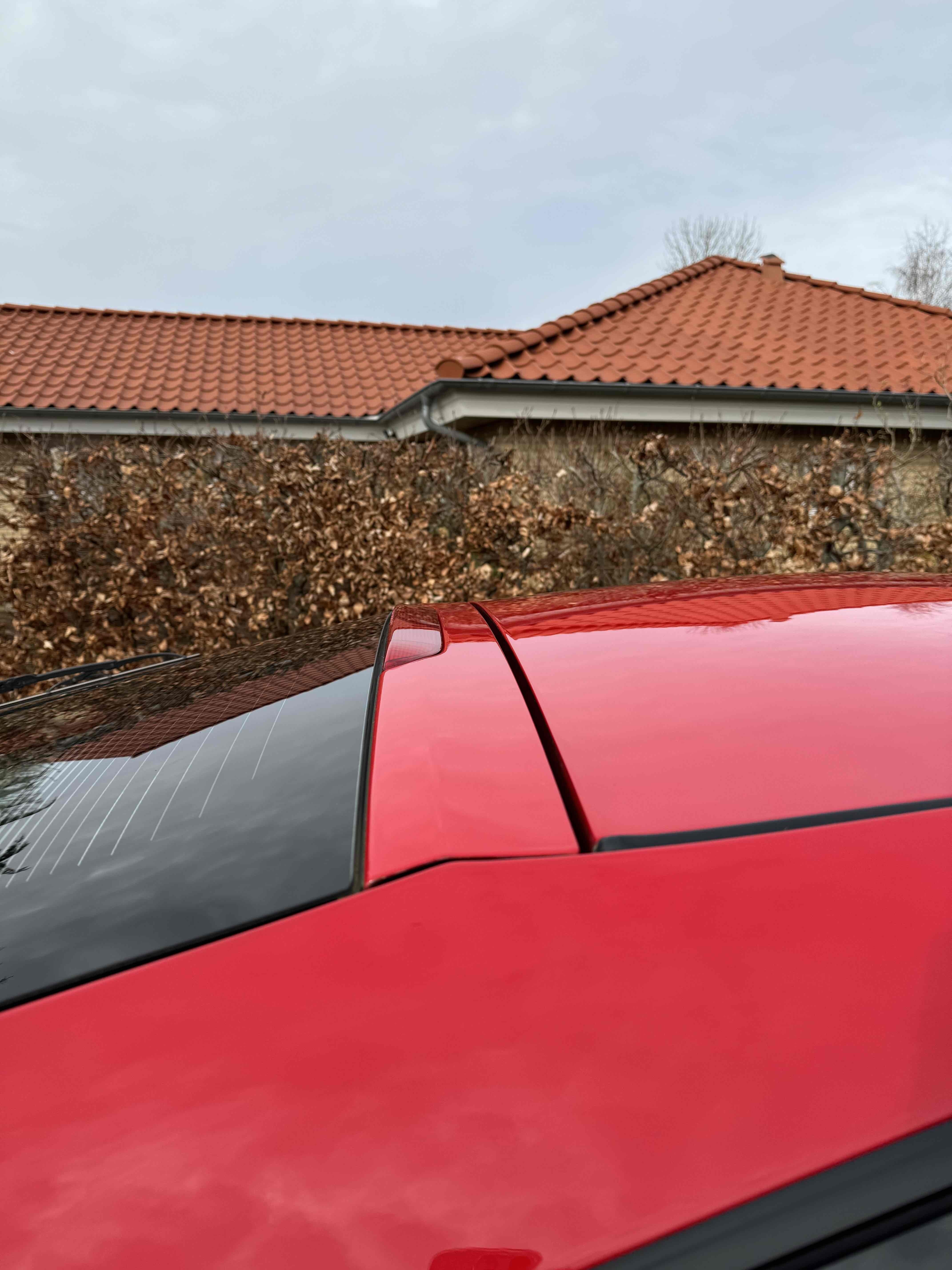 Rød Toyota Celica fra 2000