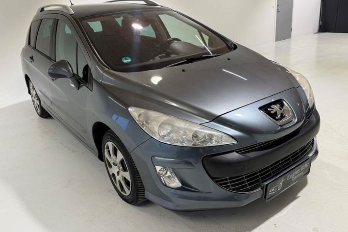 Sort Peugeot 308 fra 2010 set udefra