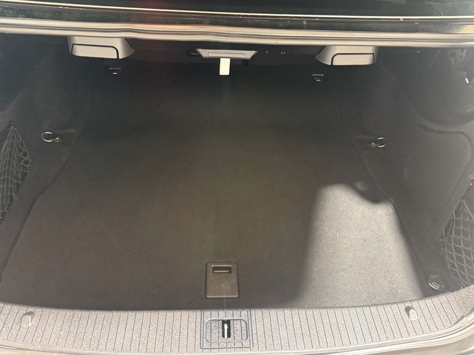 Sort Mercedes E220 fra 2009