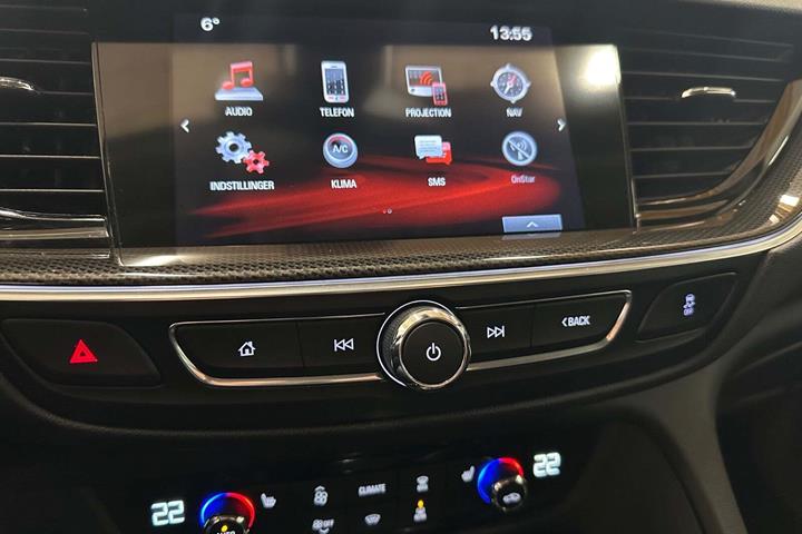 Grå Opel Insignia fra 2018