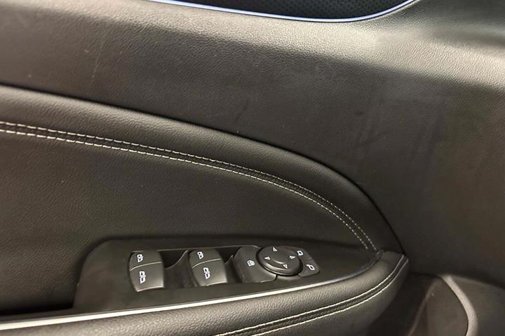 Grå Opel Insignia fra 2018