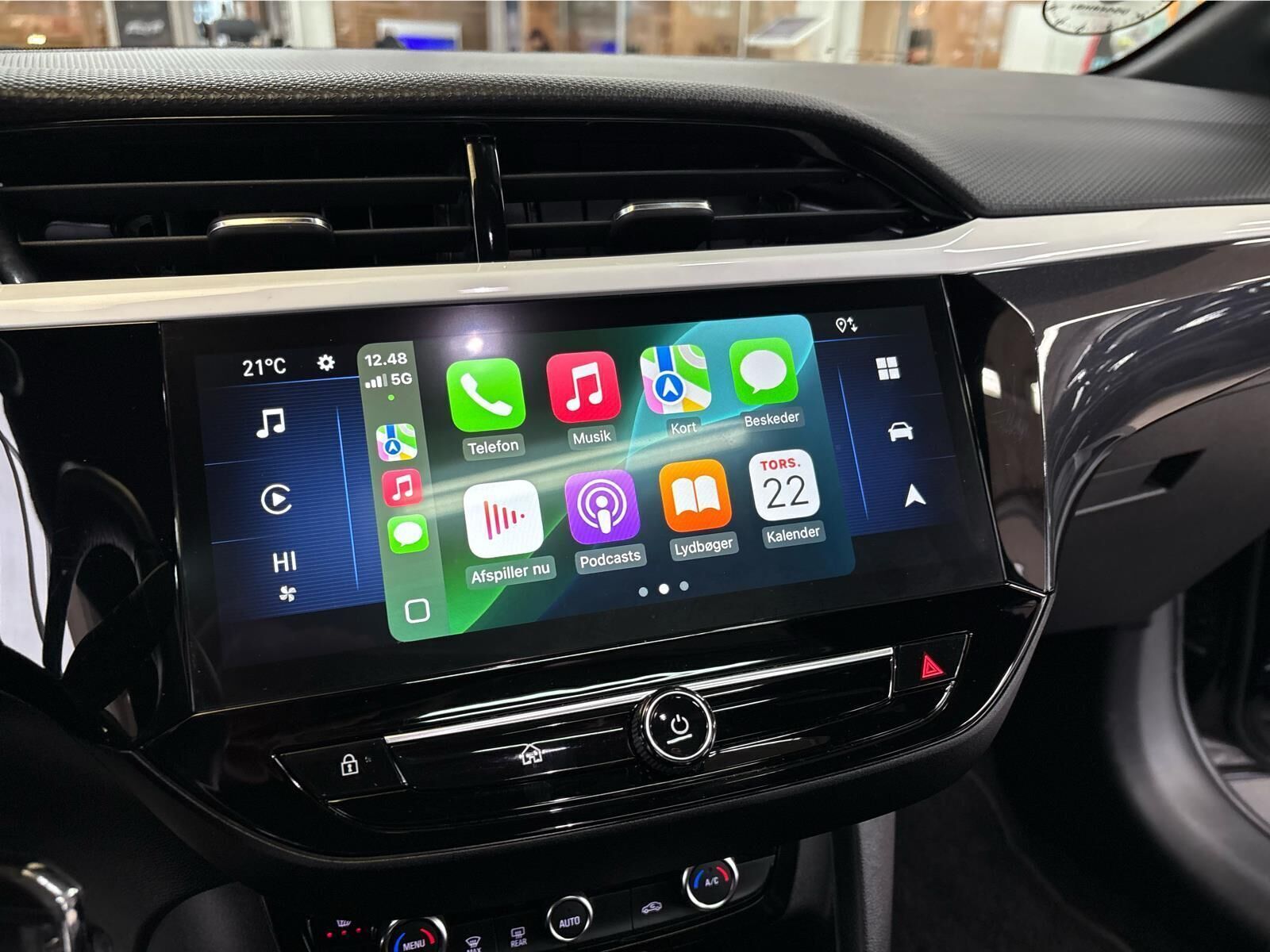 Sort Opel Corsa fra 2023