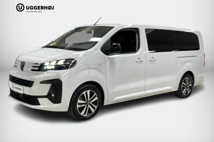 Hvid Peugeot e-Traveller fra 2023 set udefra