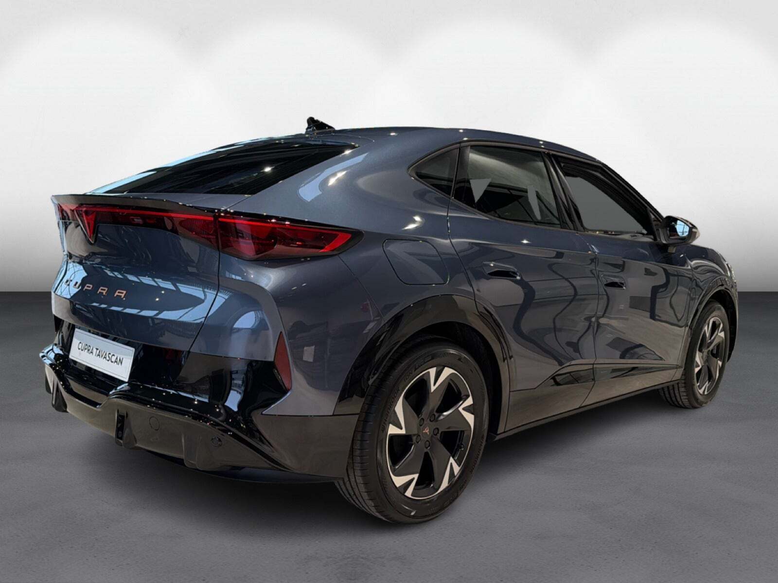 Blå Cupra Tavascan fra 2025